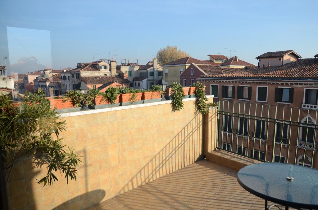 Ca' Delfina Holiday Home Venezia Eksteriør bilde