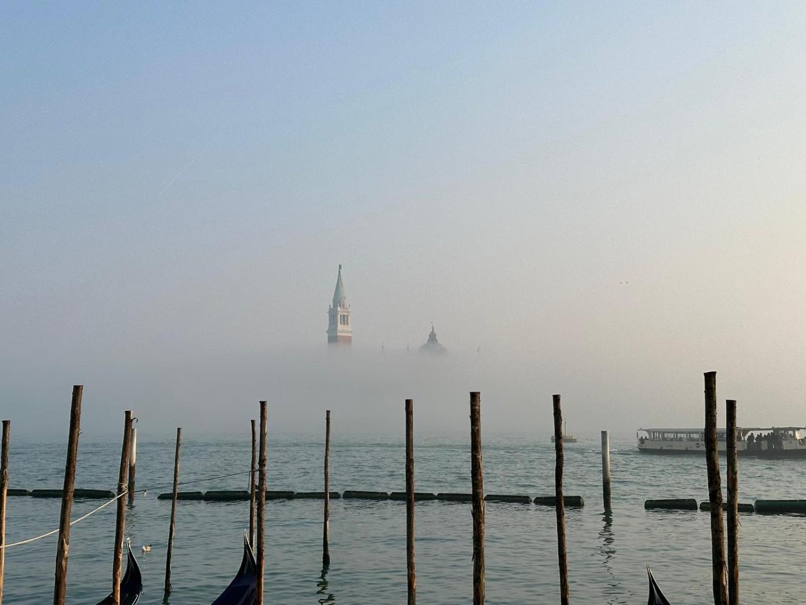 Ca' Delfina Holiday Home Venezia Eksteriør bilde