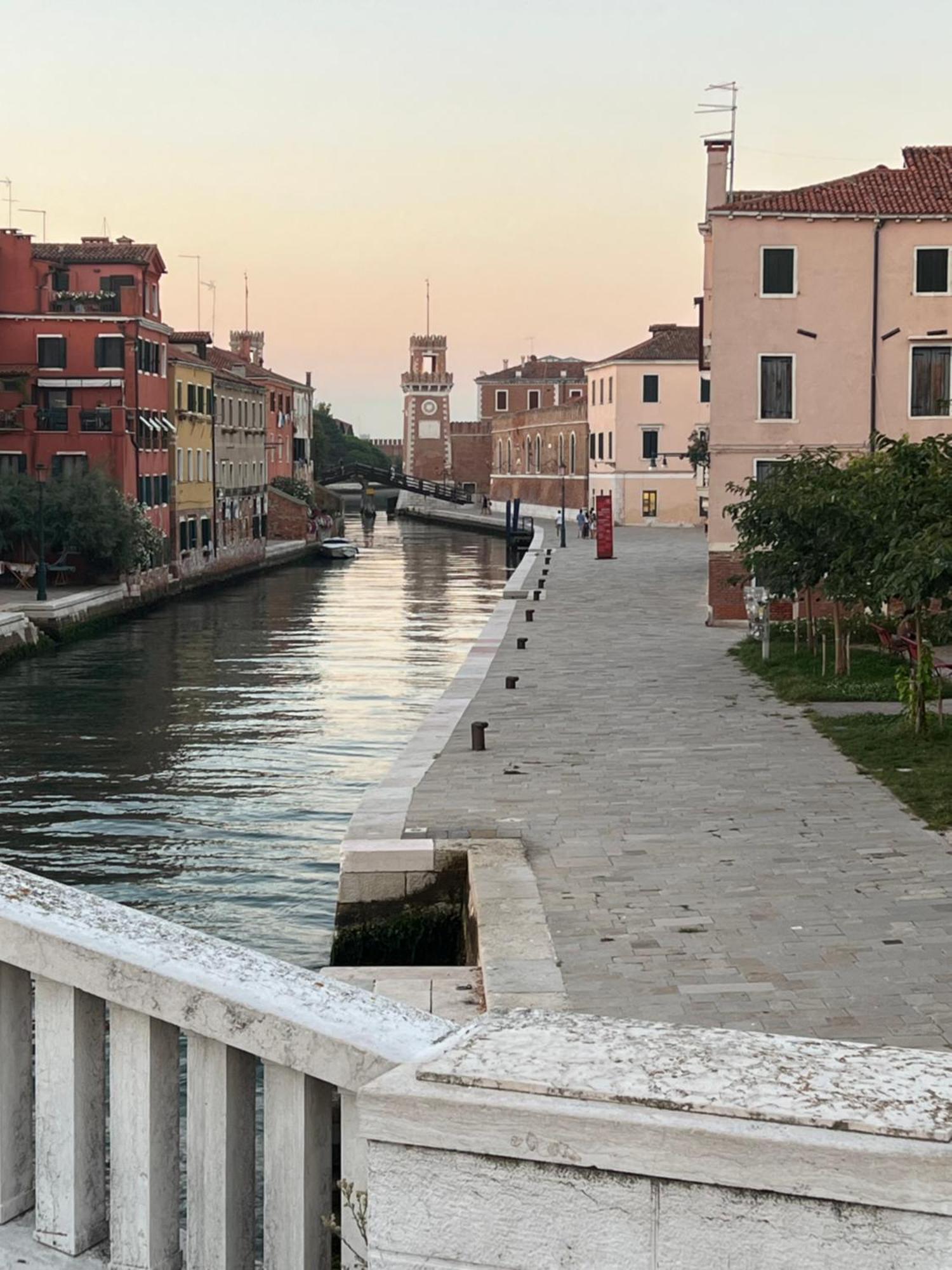 Ca' Delfina Holiday Home Venezia Eksteriør bilde