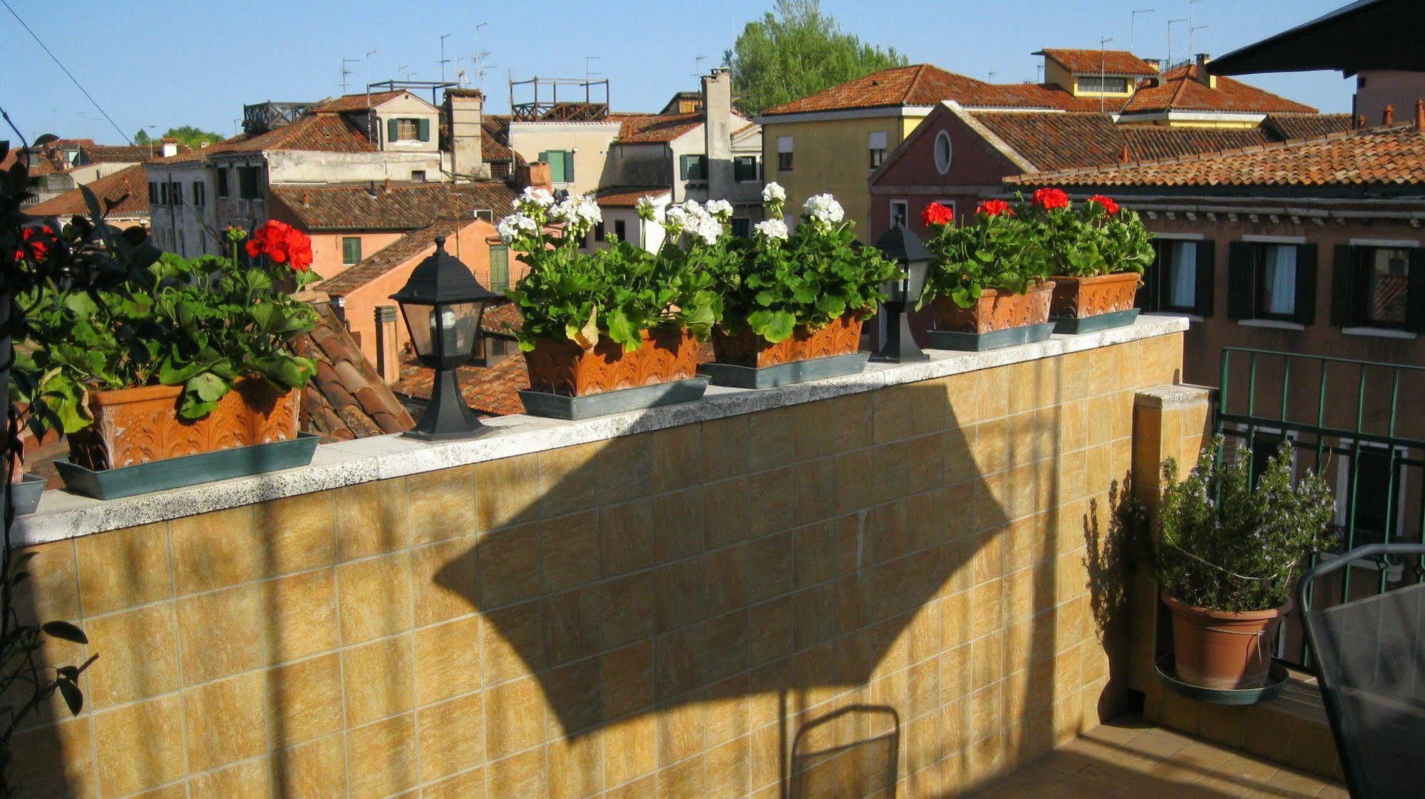 Ca' Delfina Holiday Home Venezia Eksteriør bilde