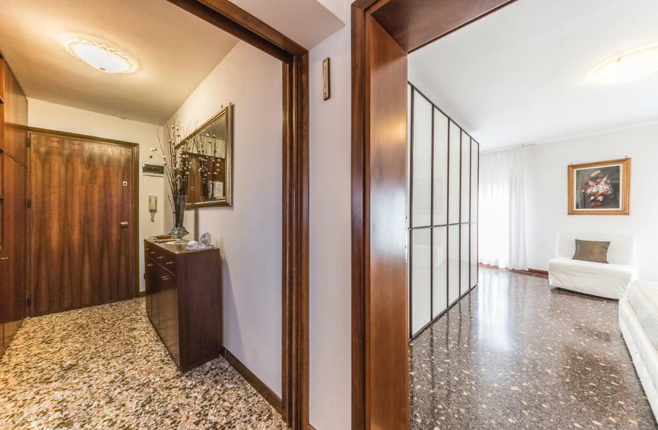 Ca' Delfina Holiday Home Venezia Eksteriør bilde