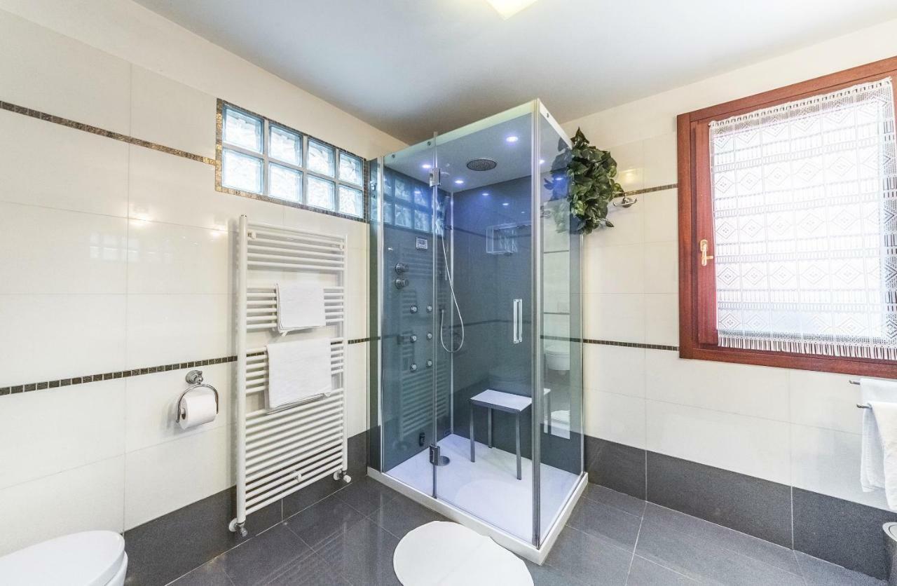 Ca' Delfina Holiday Home Venezia Eksteriør bilde